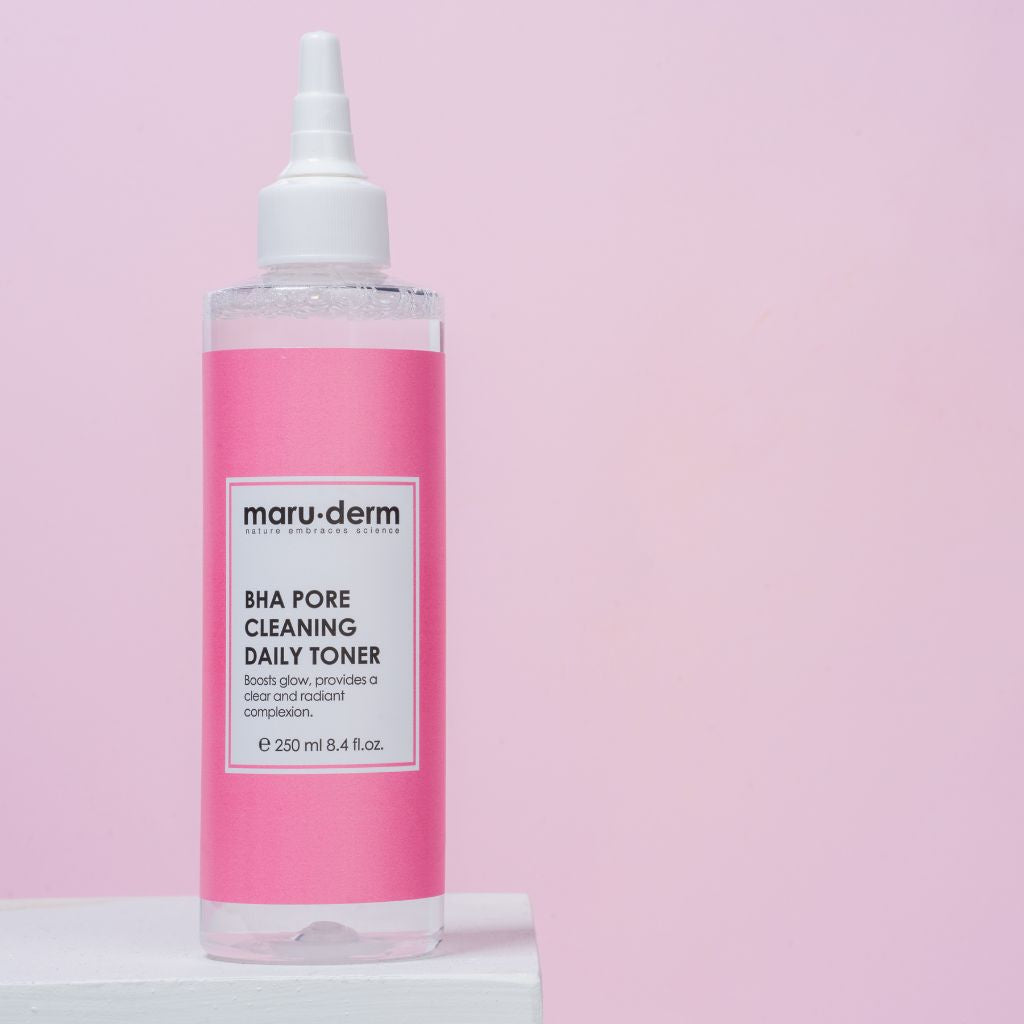 BHA Toner von Maruderm – Produktaufnahme vor rosa Hintergrund